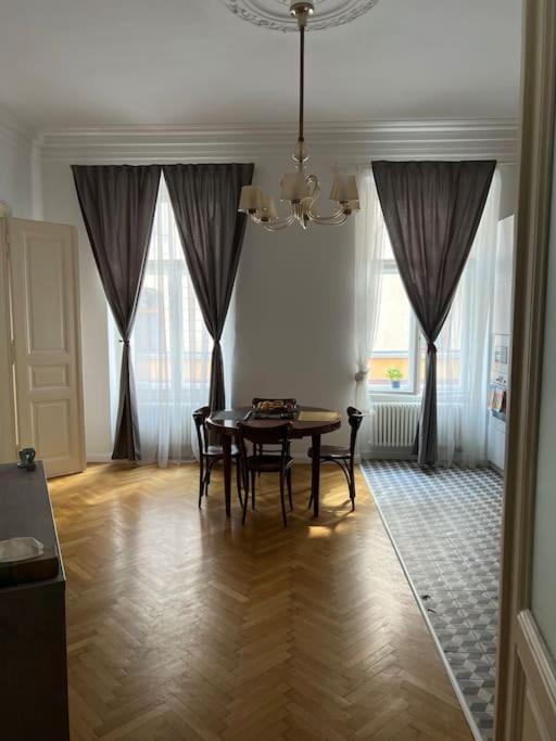 Beautiful Condo At The Old Town Bratislava Exteriér fotografie